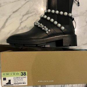 BWT Zara Combat leather Boots